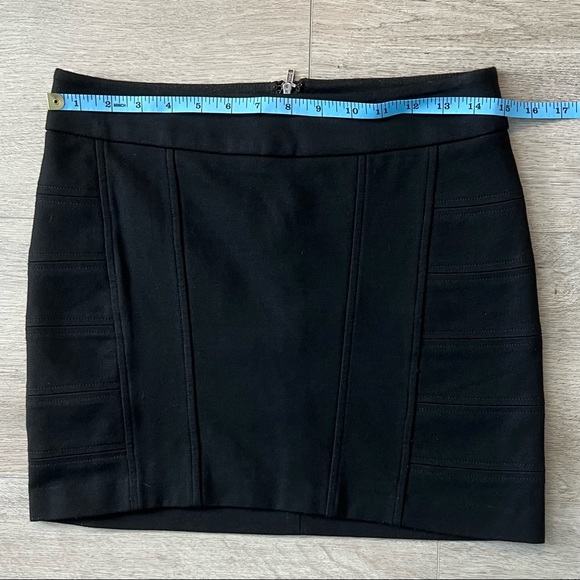 BCBG Generation Mini Skirt- Size 6 - Picture 8 of 9